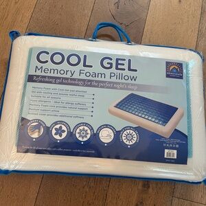 NWT HomeSense Cool Gel Memory Foam QueenPillow